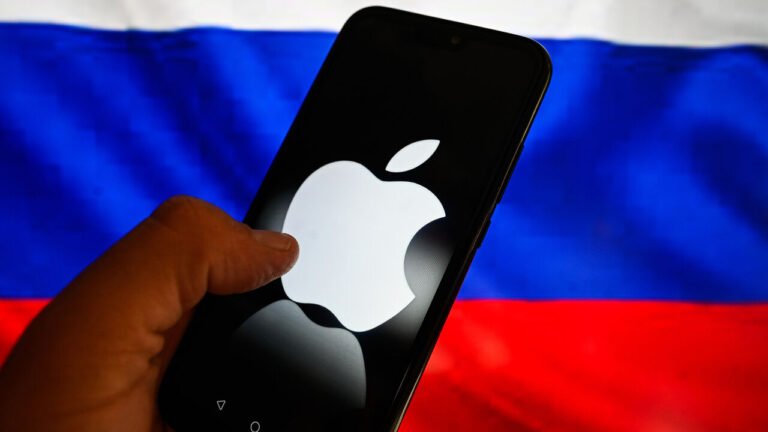 INTEL: Russia orders Apple and Microsoft to keep user data for 3 years for security services